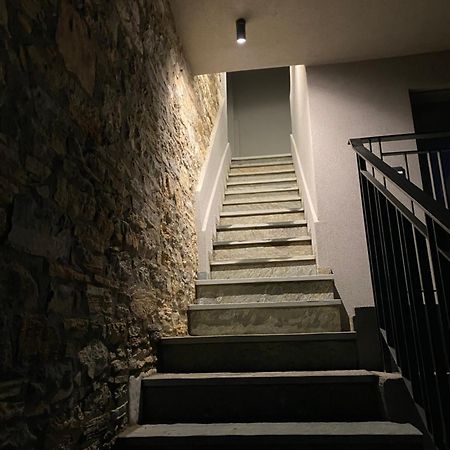 Ej Boutique Suites Milina Bagian luar foto