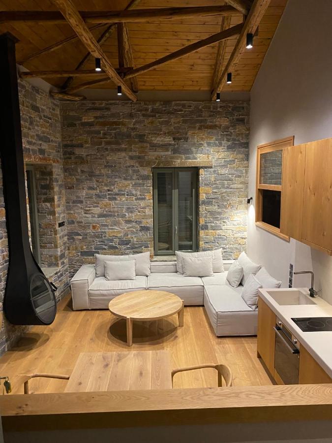 Ej Boutique Suites Milina Bagian luar foto