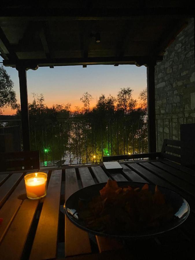 Ej Boutique Suites Milina Bagian luar foto