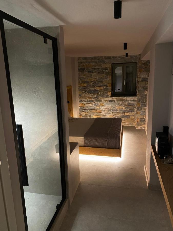 Ej Boutique Suites Milina Bagian luar foto