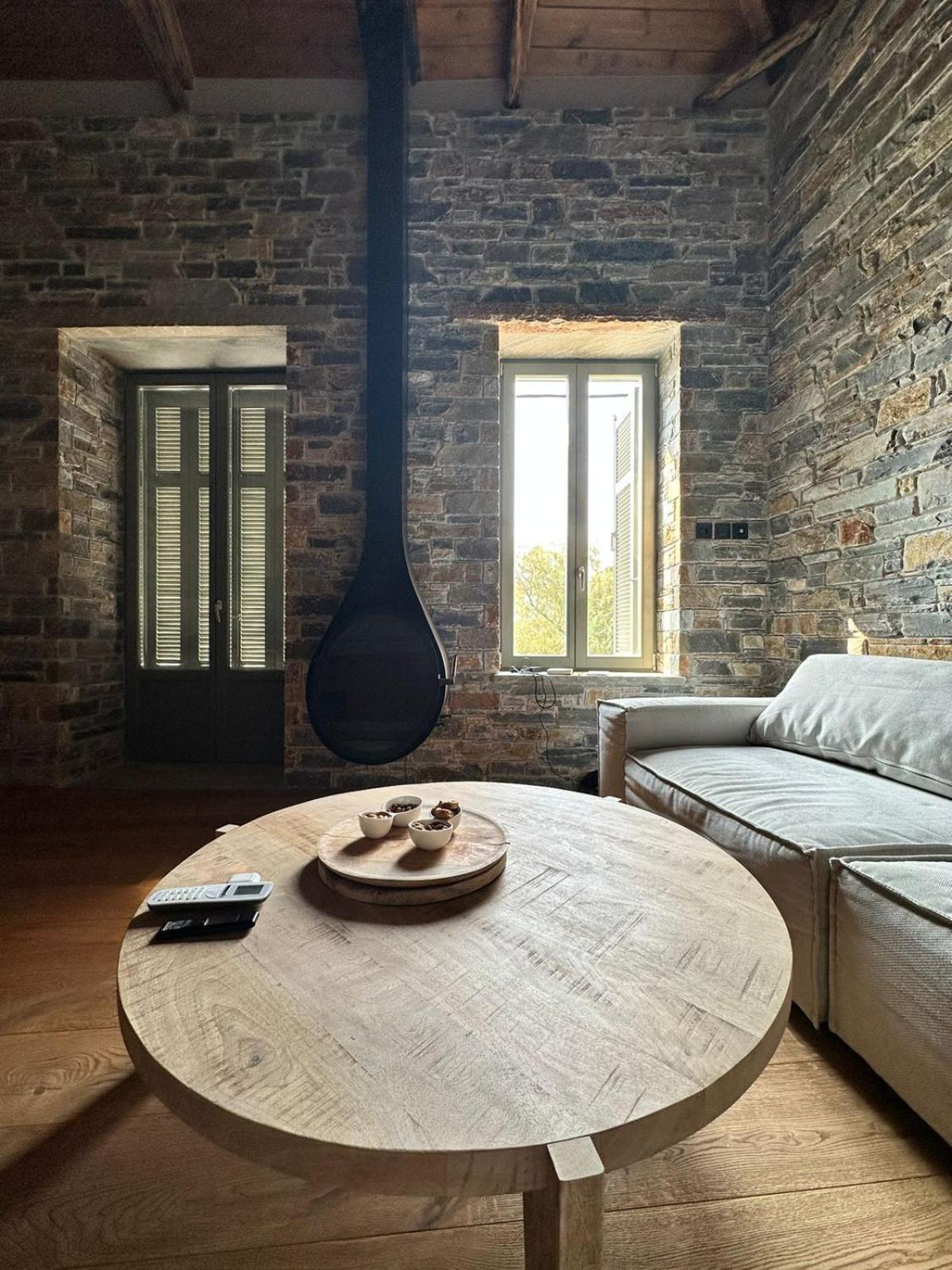 Ej Boutique Suites Milina Bagian luar foto