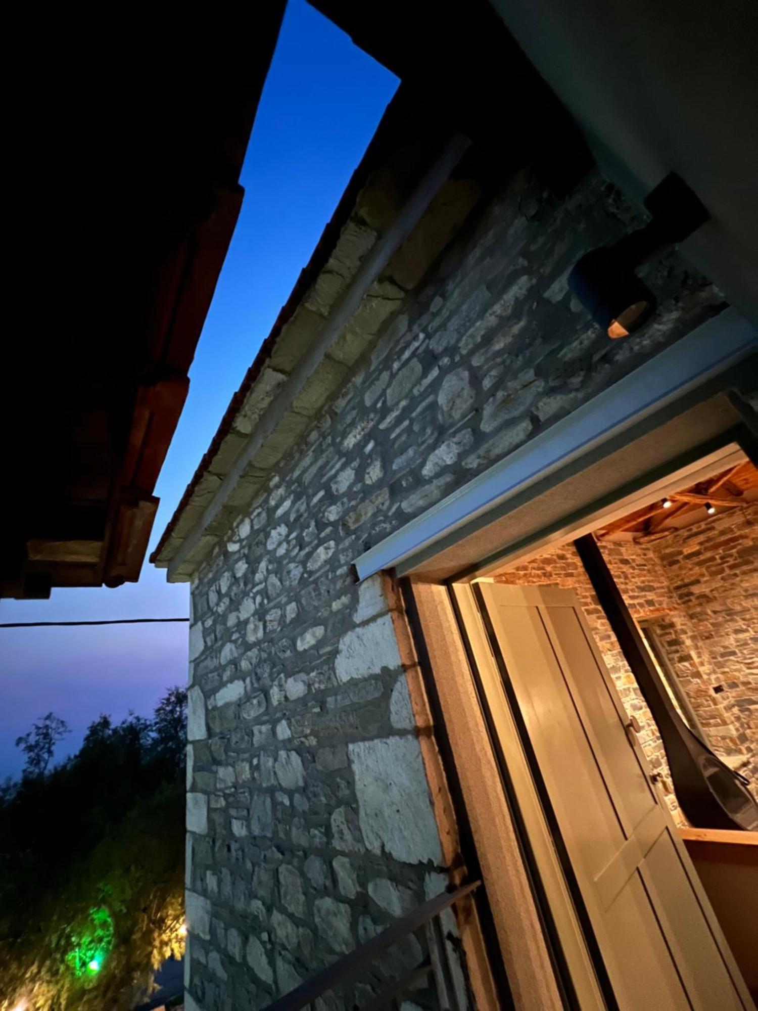 Ej Boutique Suites Milina Bagian luar foto