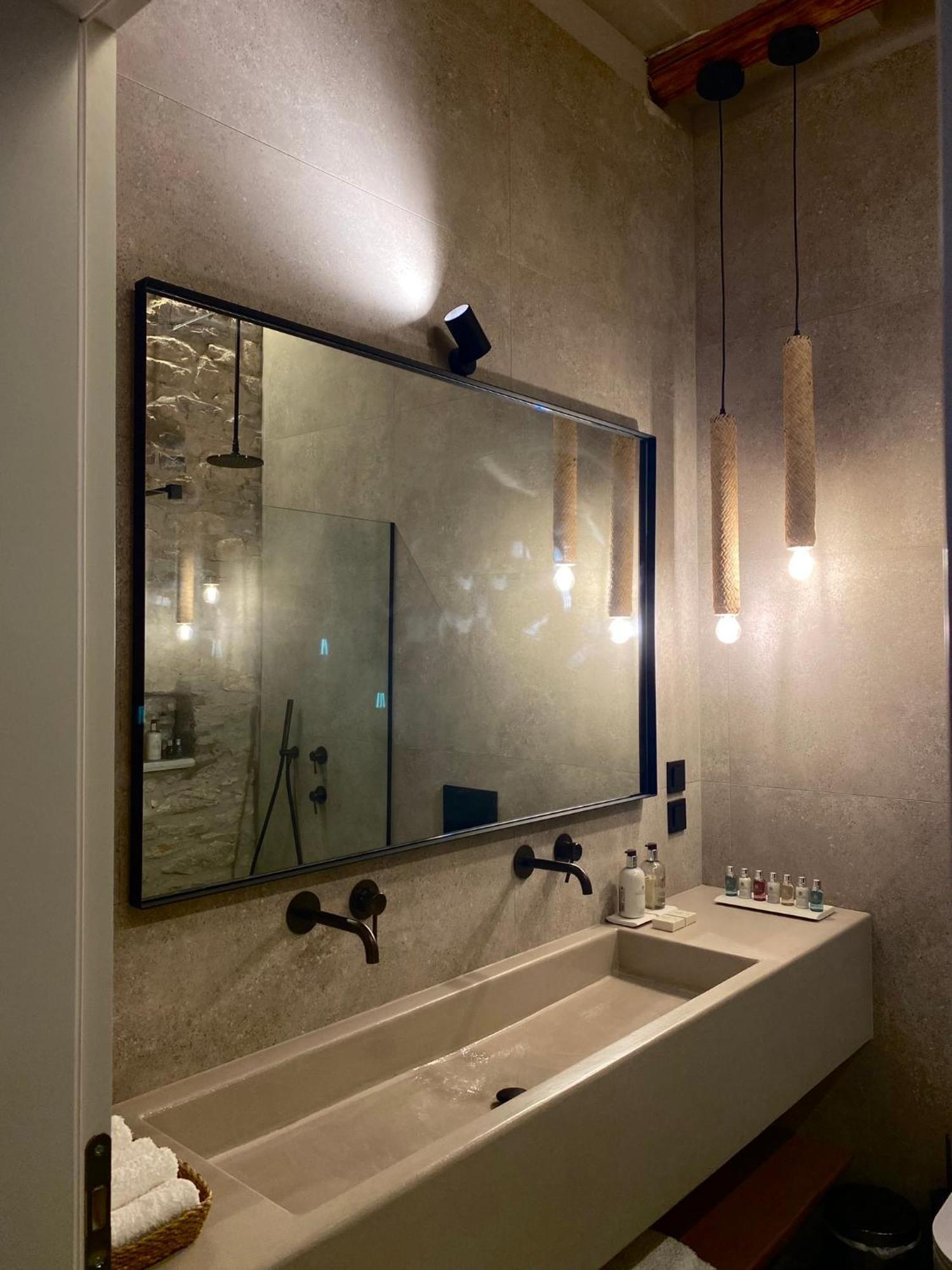 Ej Boutique Suites Milina Bagian luar foto