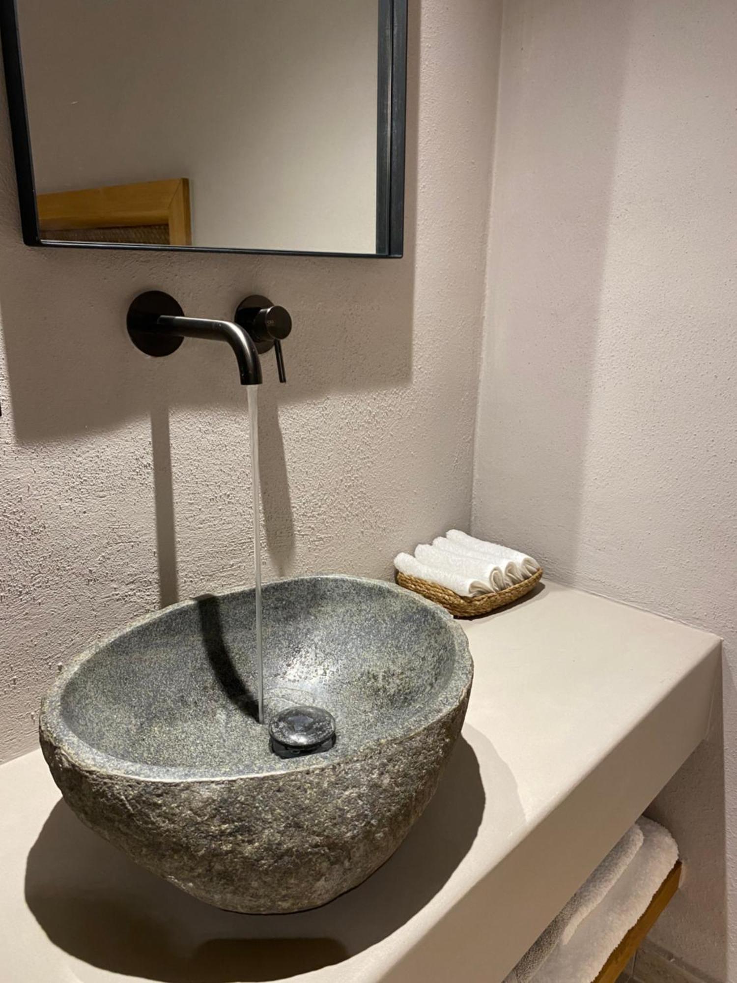 Ej Boutique Suites Milina Bagian luar foto