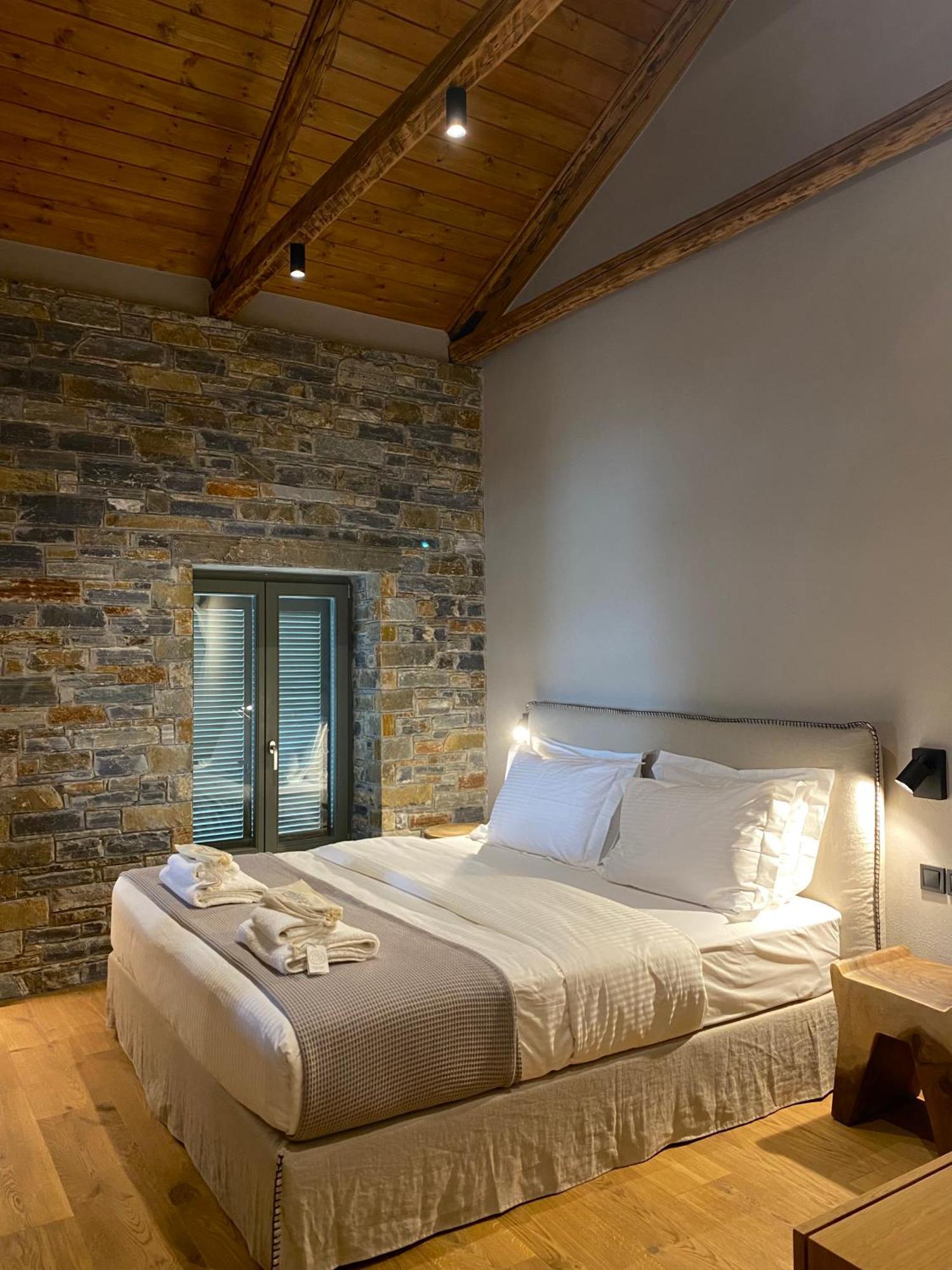 Ej Boutique Suites Milina Bagian luar foto