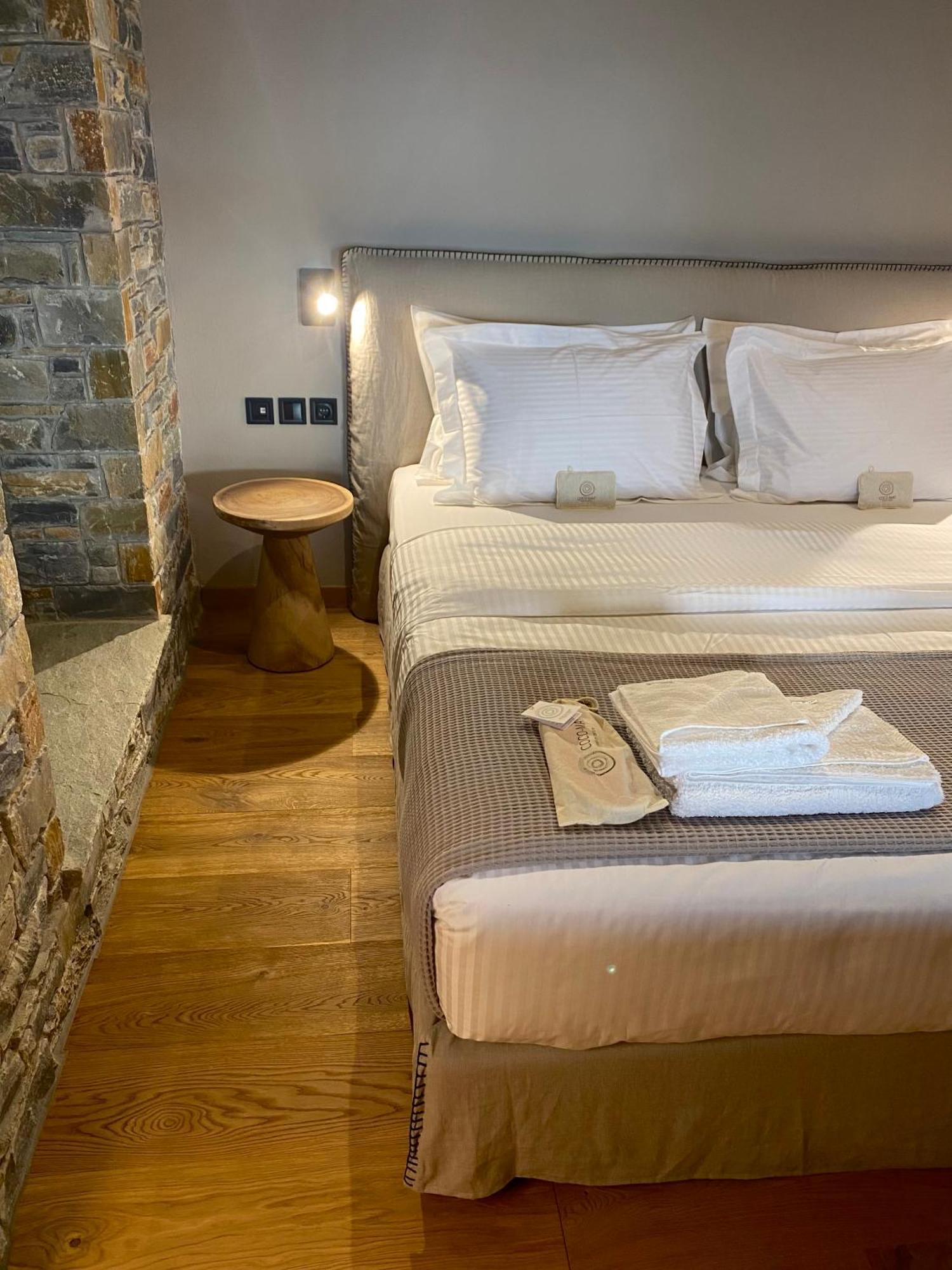 Ej Boutique Suites Milina Bagian luar foto
